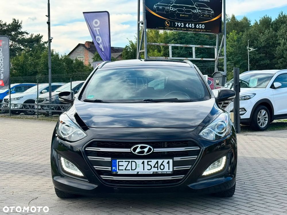 Hyundai i30 blue Kombi 1.6 CRDi DCT Passion - 16