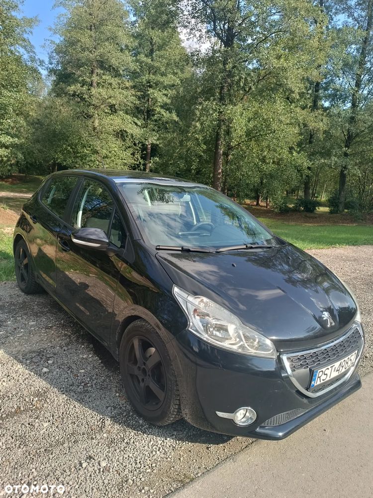 Peugeot 208 - 1