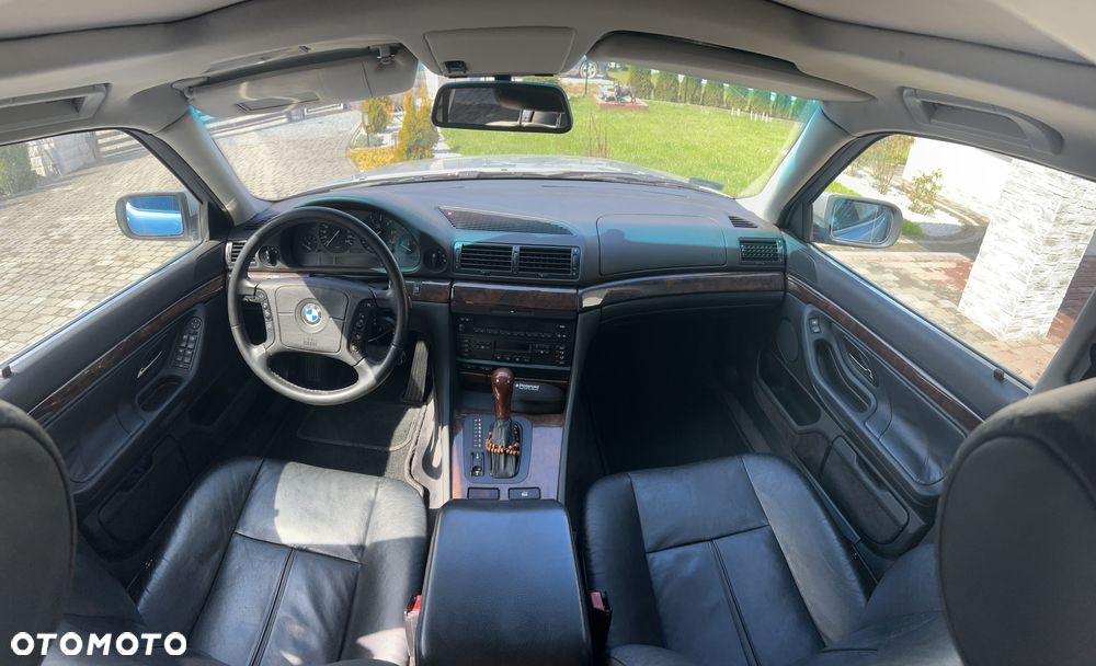 BMW Seria 7 740i - 15