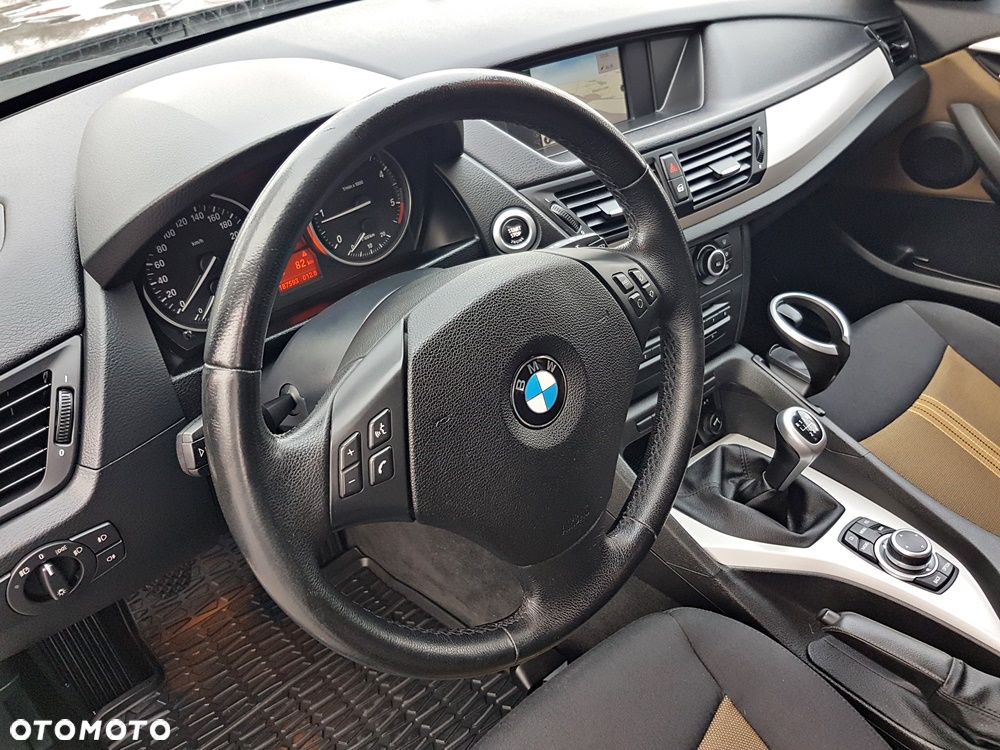 BMW X1 sDrive18d xLine - 14