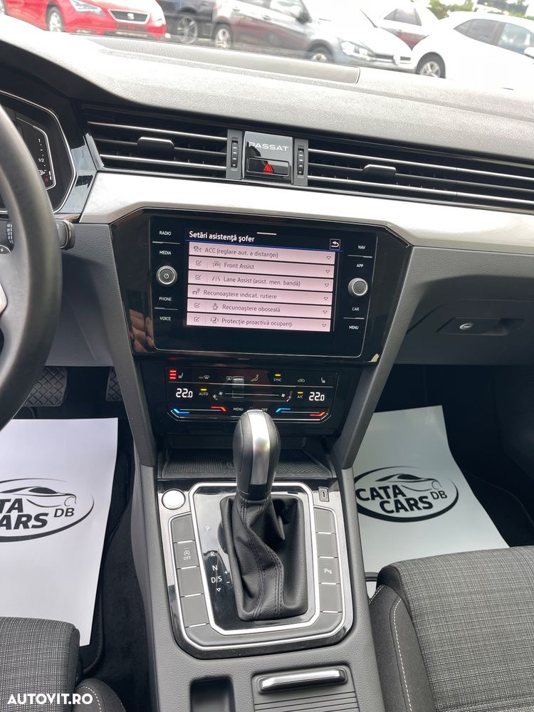 Volkswagen Passat - 36