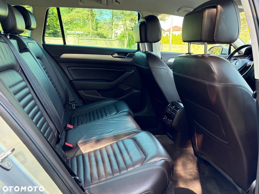 Volkswagen Passat Variant 2.0 TDI DSG (BlueMotion Technology) Highline - 12