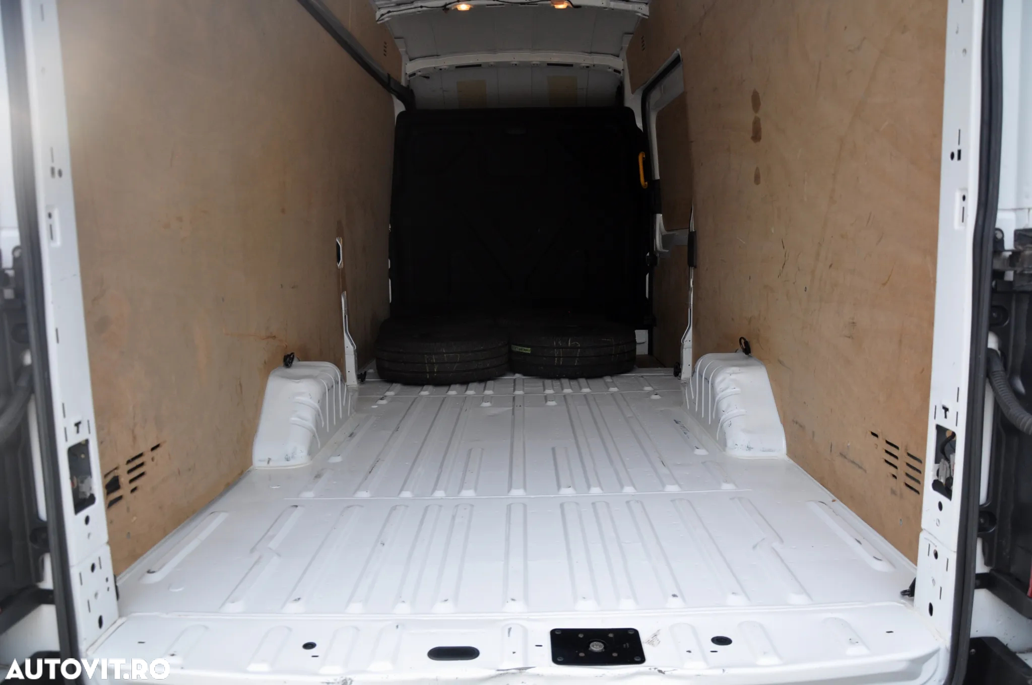 Ford Transit L4H3 Van - 9