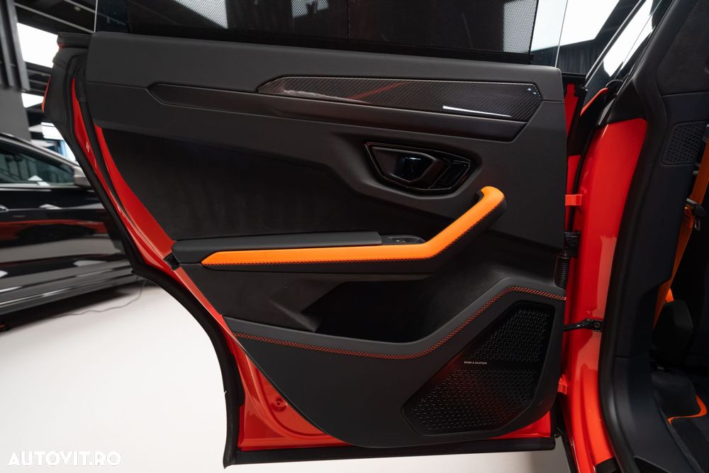 Lamborghini URUS - 30