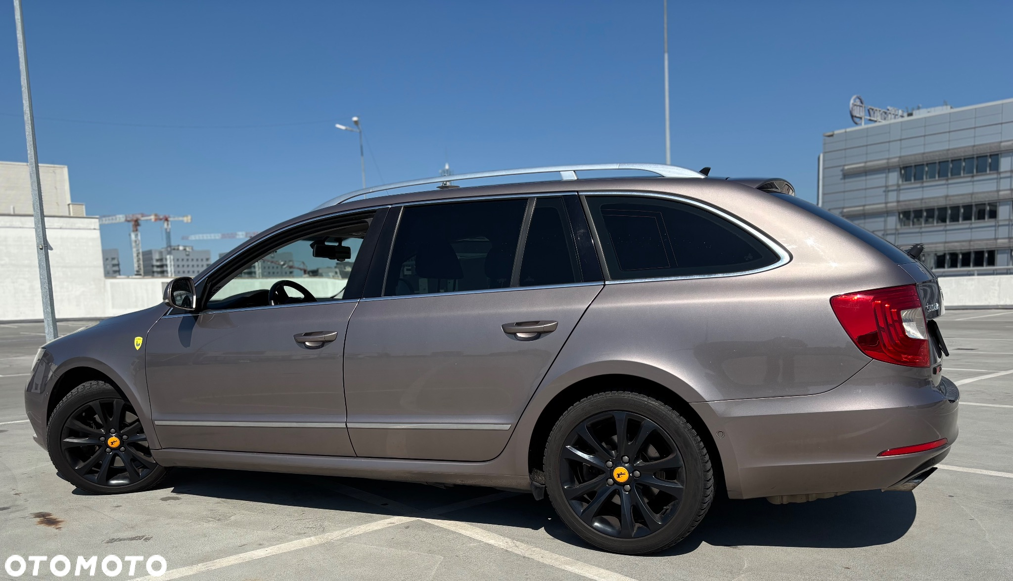 Skoda Superb 2.0 TDI Elegance DSG - 10