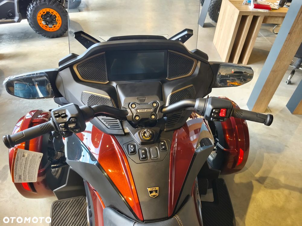 Can-Am Spyder - 6