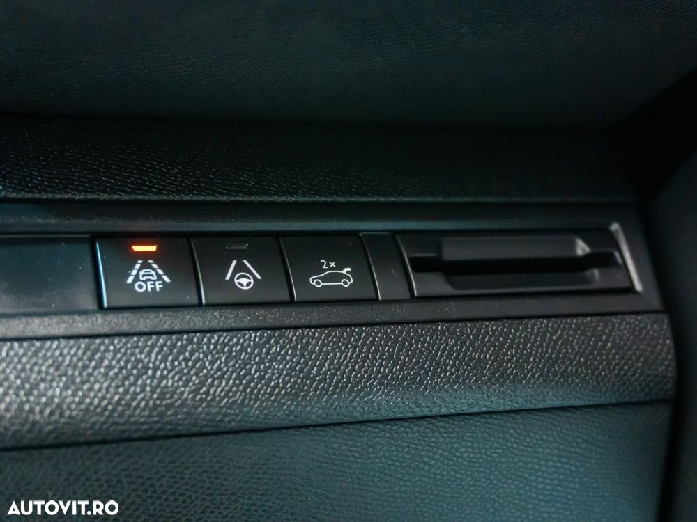 Peugeot 3008 BlueHDi 130 Stop & Start EAT8 GT Pack - 26