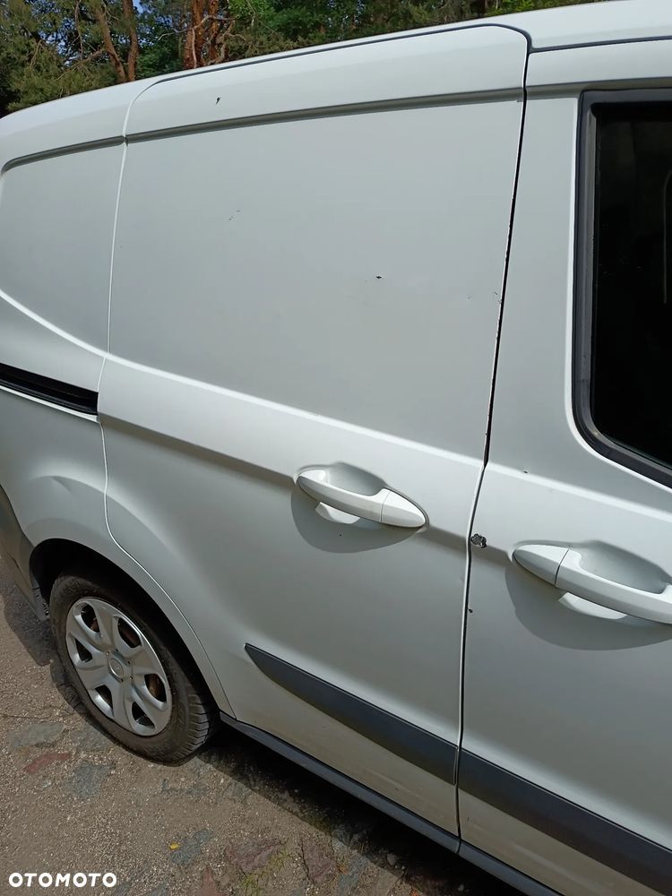 Ford Transit Courier Ambiente - 4