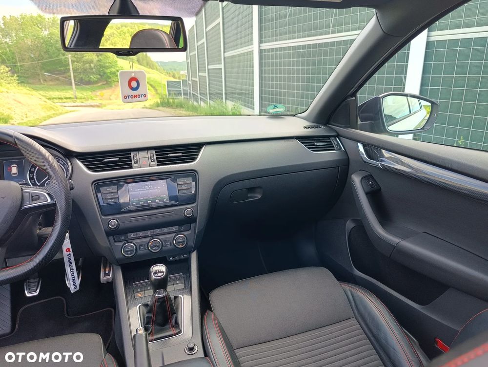 Skoda Octavia 2.0 TDI RS - 30