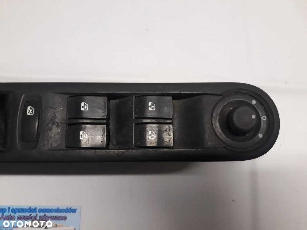 PANEL STEROWANIA PRZEŁĄCZNIK SZYB RENAULT ESPACE IV  8200519359 - 2