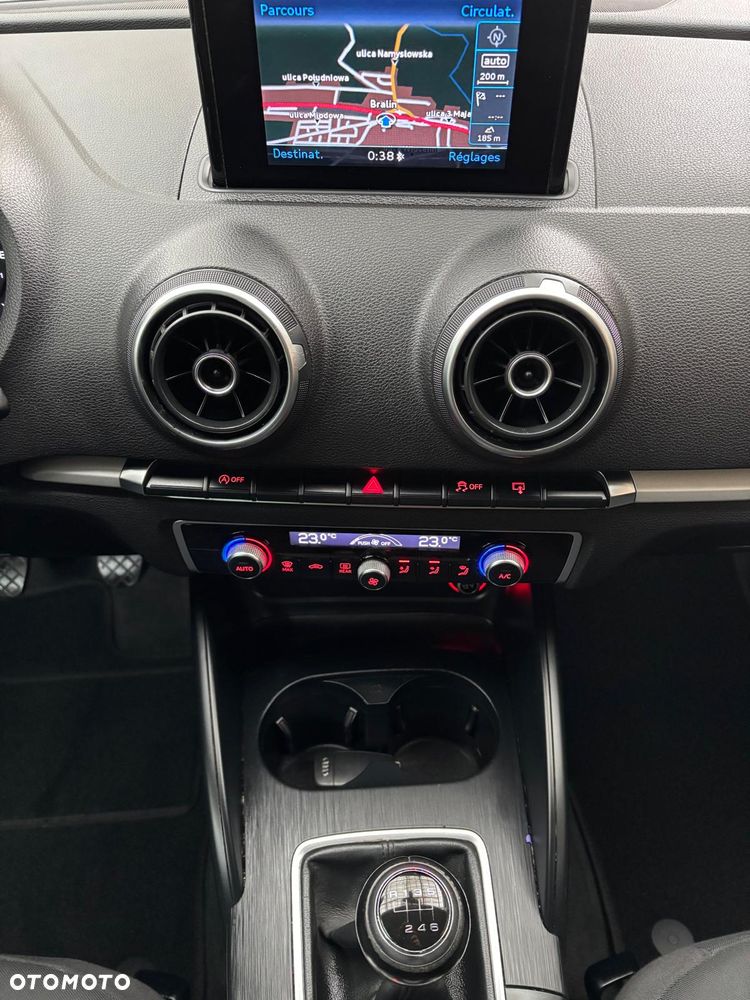 Audi A3 Sportback 1.6 TDI (clean diesel) S line Sportpaket - 25