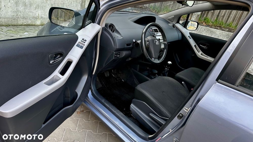 Toyota Yaris 1.33 VVT-i Executive - 8