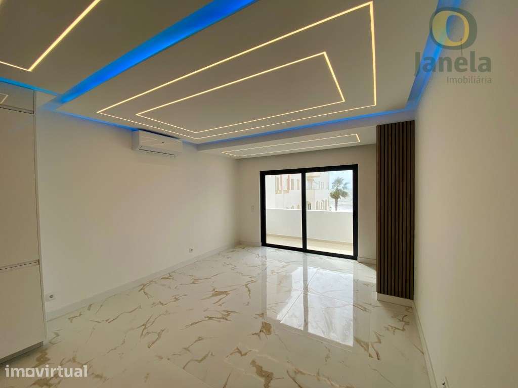 Apartamento T2 Remodelado com Vista Mar em Quarteira - A Sua Oportu... - Grande imagem: 4/28