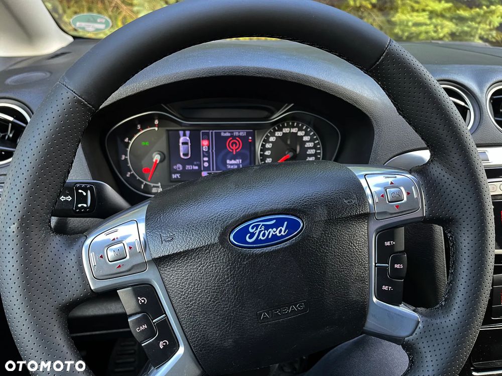 Ford S-Max - 13
