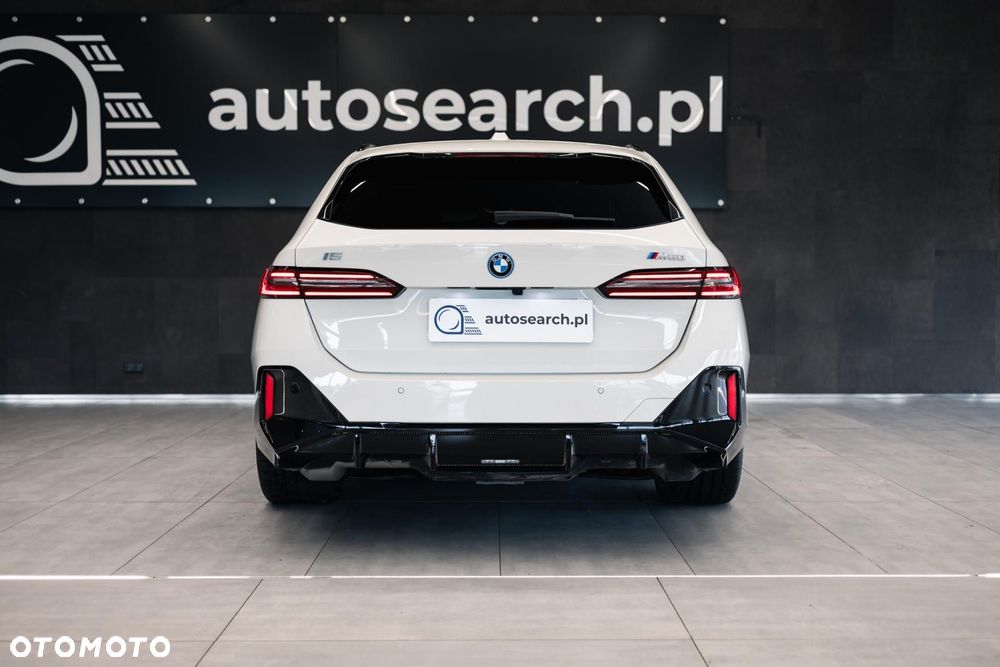BMW i5 - 6
