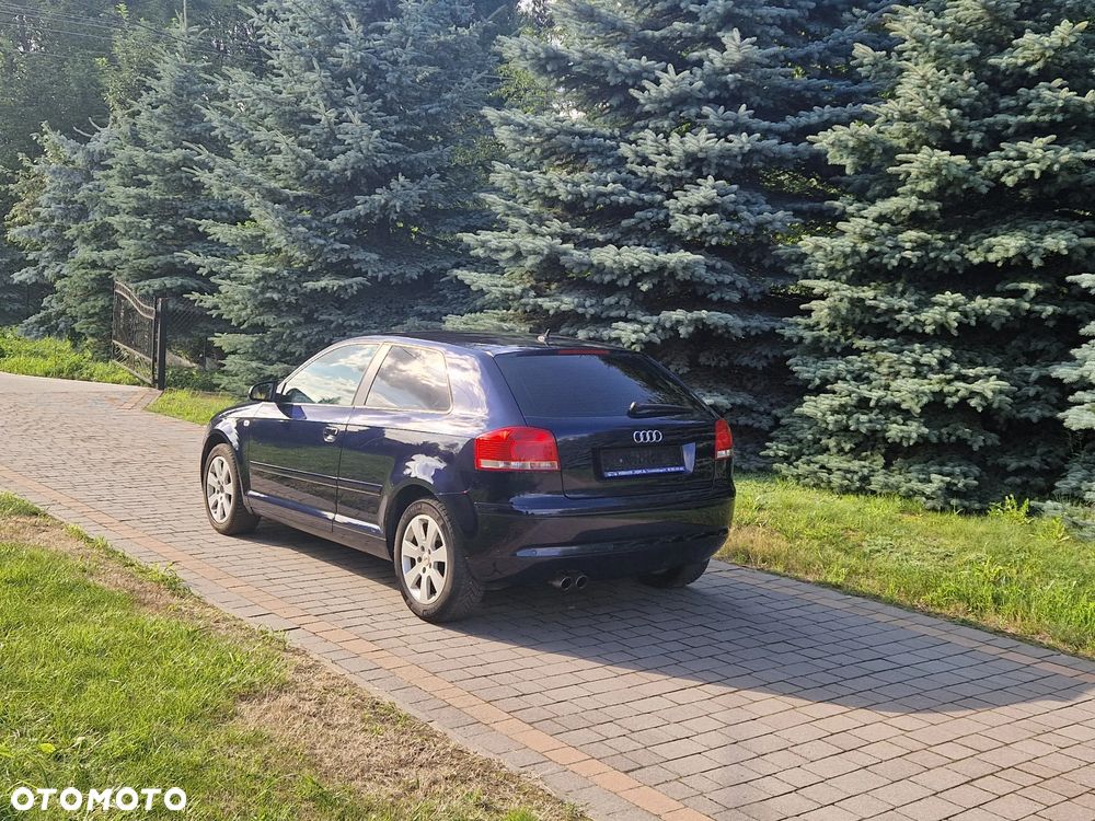 Audi A3 3-drzwiowe 2.0 FSI Ambiente - 8