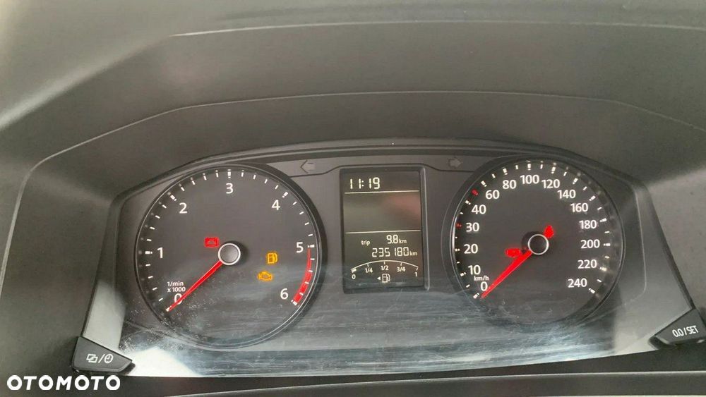 Volkswagen Transporter - 11