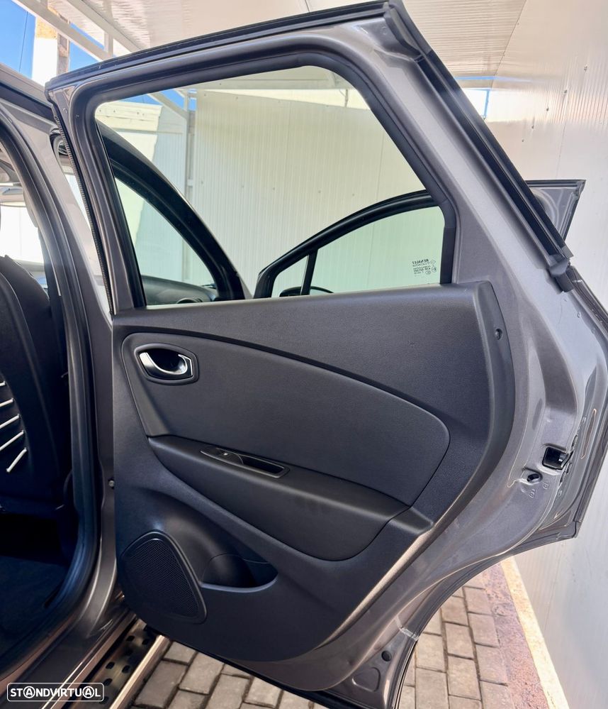 Renault Captur 0.9 TCE Exclusive XMOD - 23