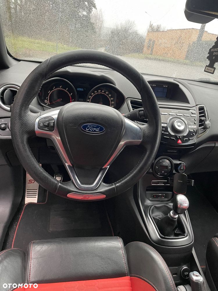 Ford Fiesta 1.6 EcoBoost ST - 14