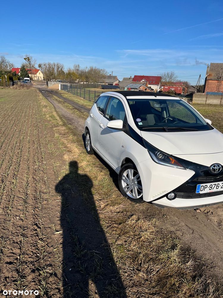 Toyota Aygo x-play - 1