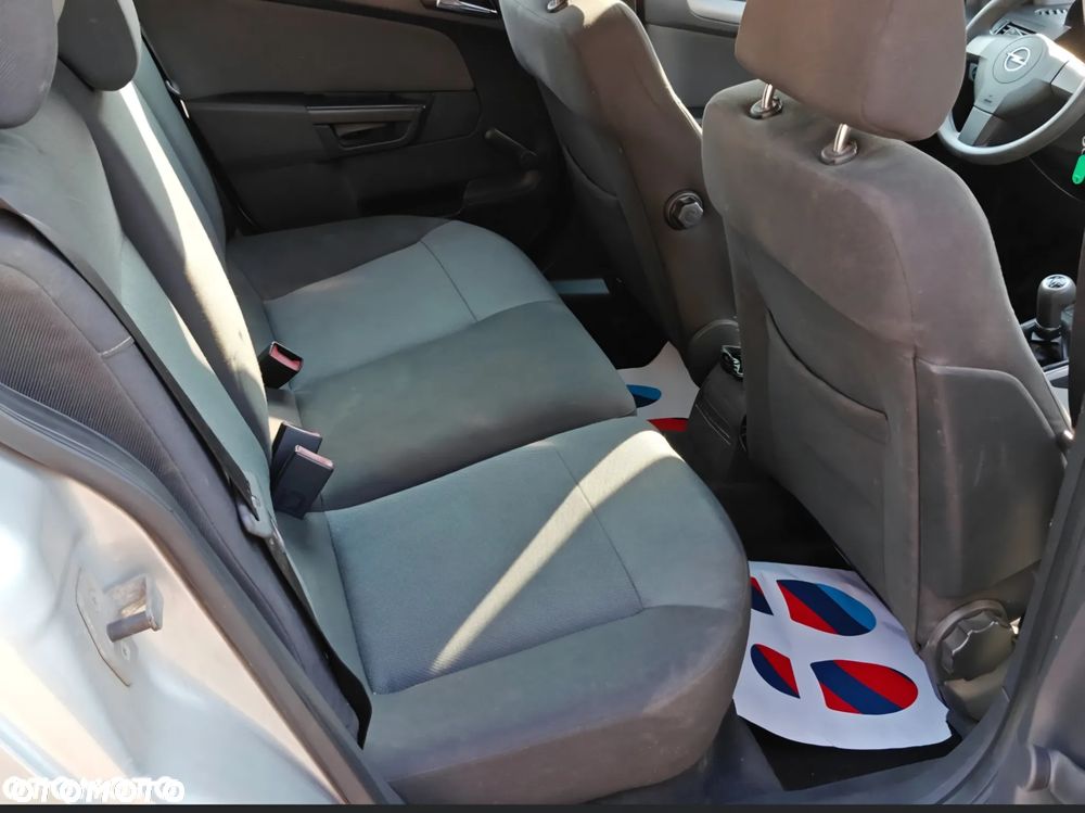 2005 Opel Astra 1.4 Caravan Cosmo, photograph 8