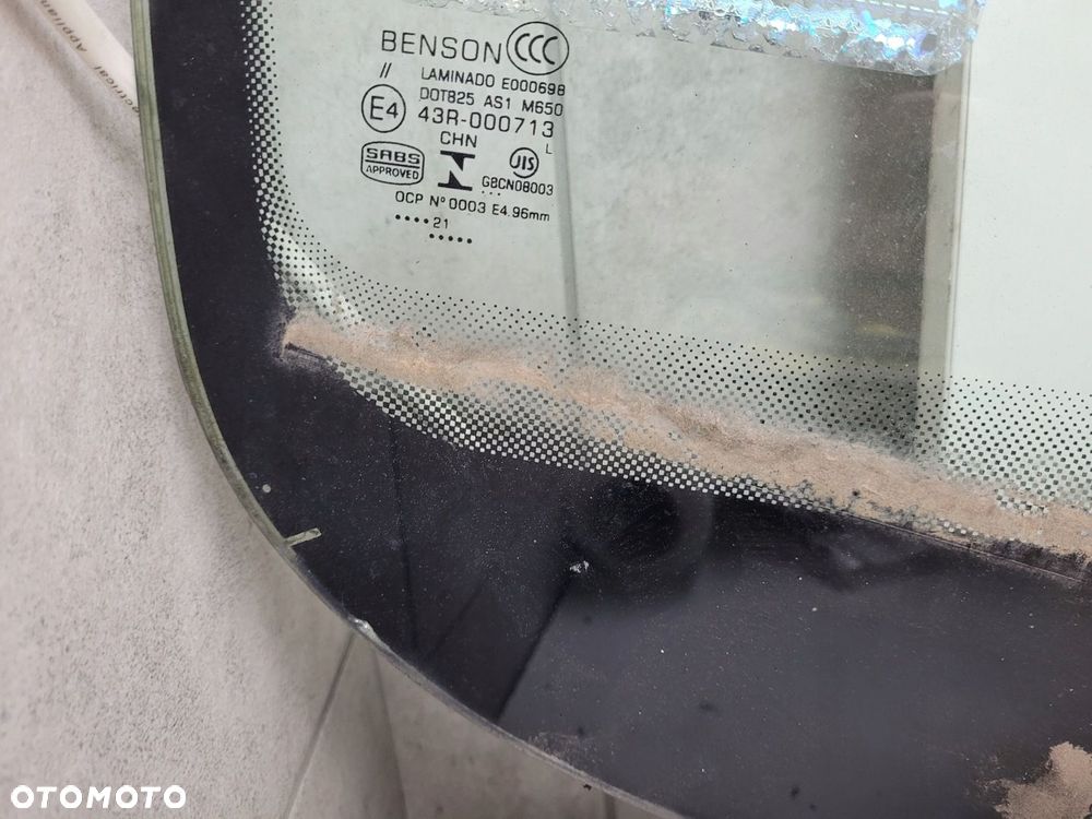 VOLKSWVAGEN PASSAT B6 2.0 TDI SZYBA PRZEDNIA PRZÓD - 3