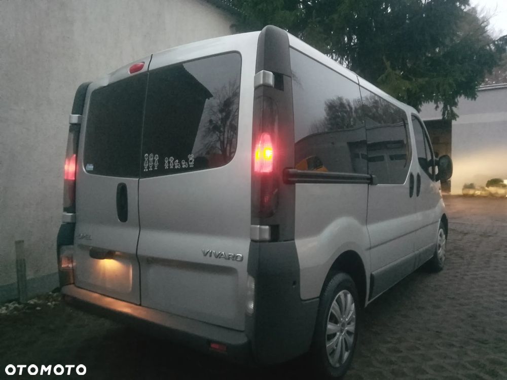 Renault Trafic Passenger - 4