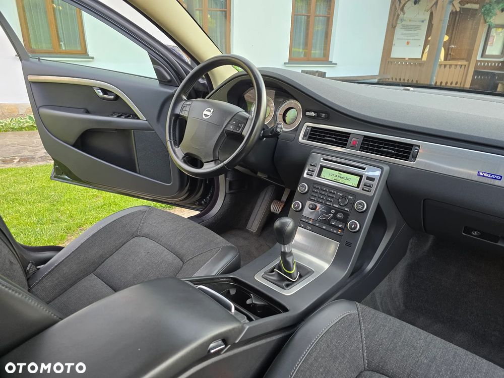 Volvo XC 70 D5 AWD Kinetic - 17