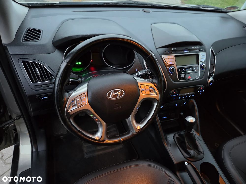 Hyundai ix35 2.0 4WD Premium - 19
