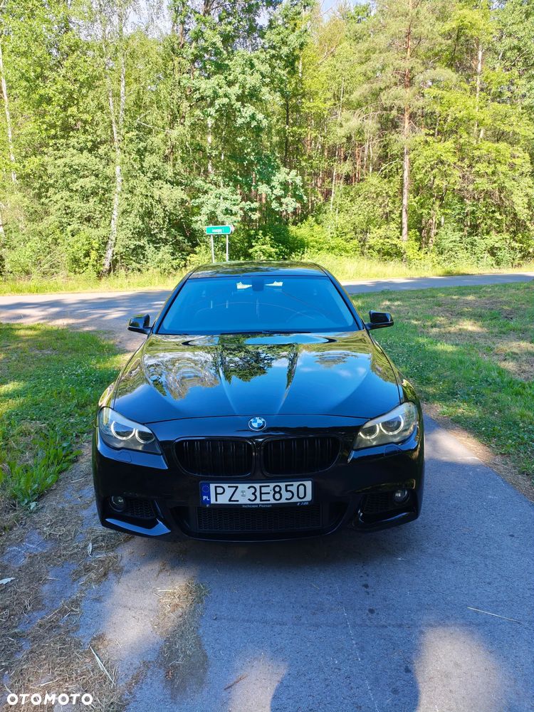 BMW Seria 5 525d xDrive - 2