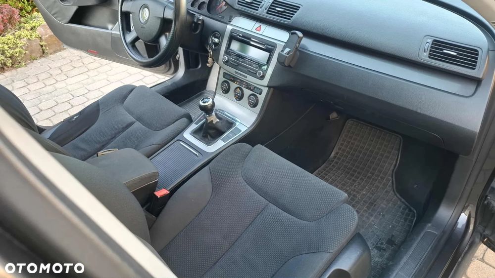 Volkswagen Passat 1.9 TDI Trendline - 14