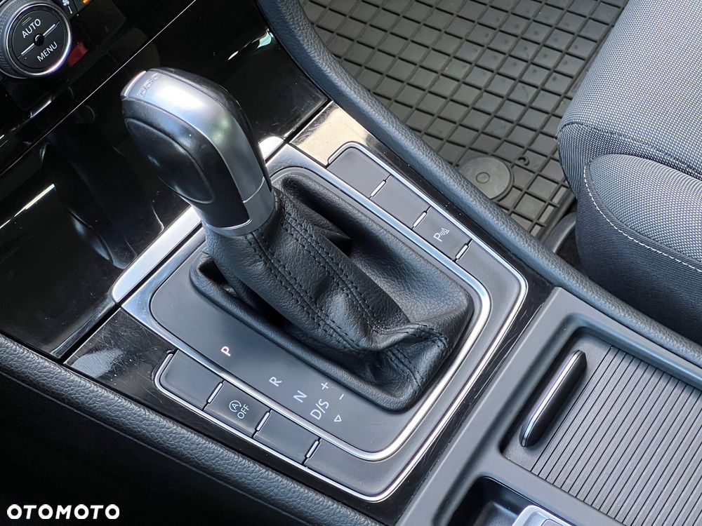 Volkswagen Golf 1.6 TDI BMT Highline DSG - 30