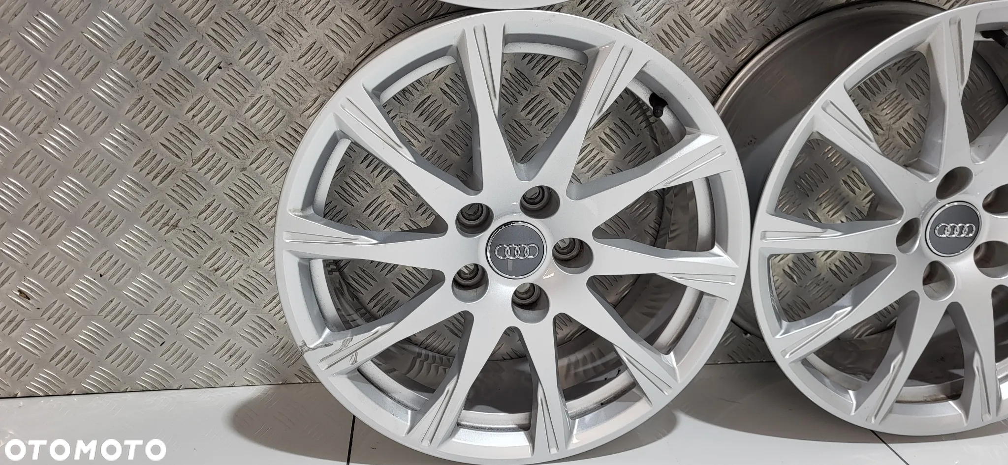Audi A4 B9 Felgi Aluminiowe 17 5X112 - 7