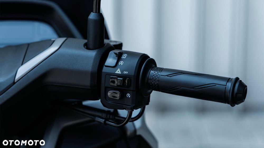 Yamaha NMAX - 7