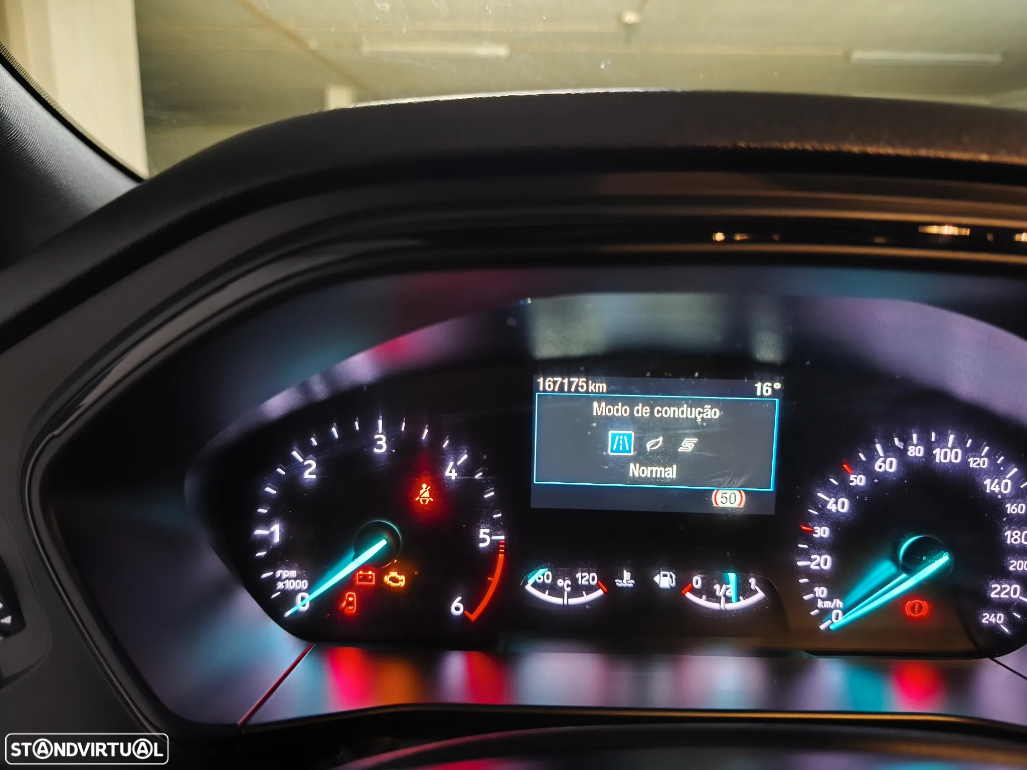 Ford Focus 1.5 TDCi EcoBlue ST-Line - 19