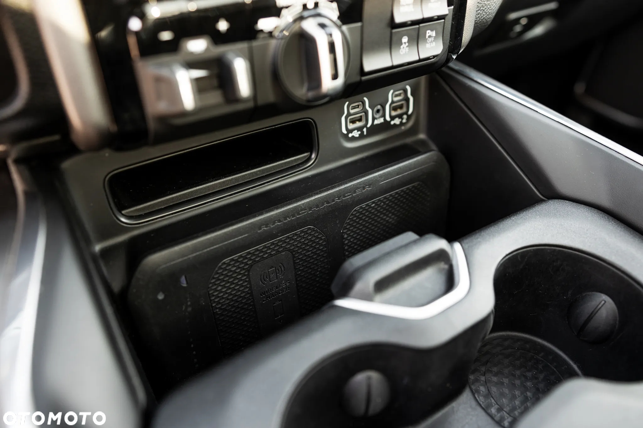 RAM 1500 5.7 Crew Cab Laramie - 36