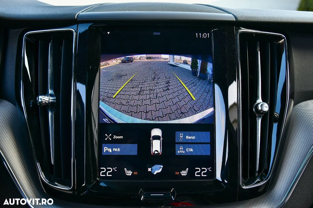 Volvo XC 60 D4 AWD R-Design - 22