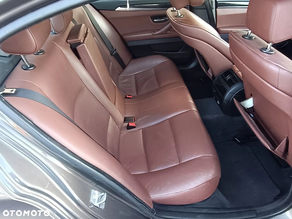 BMW Seria 5 520d - 14