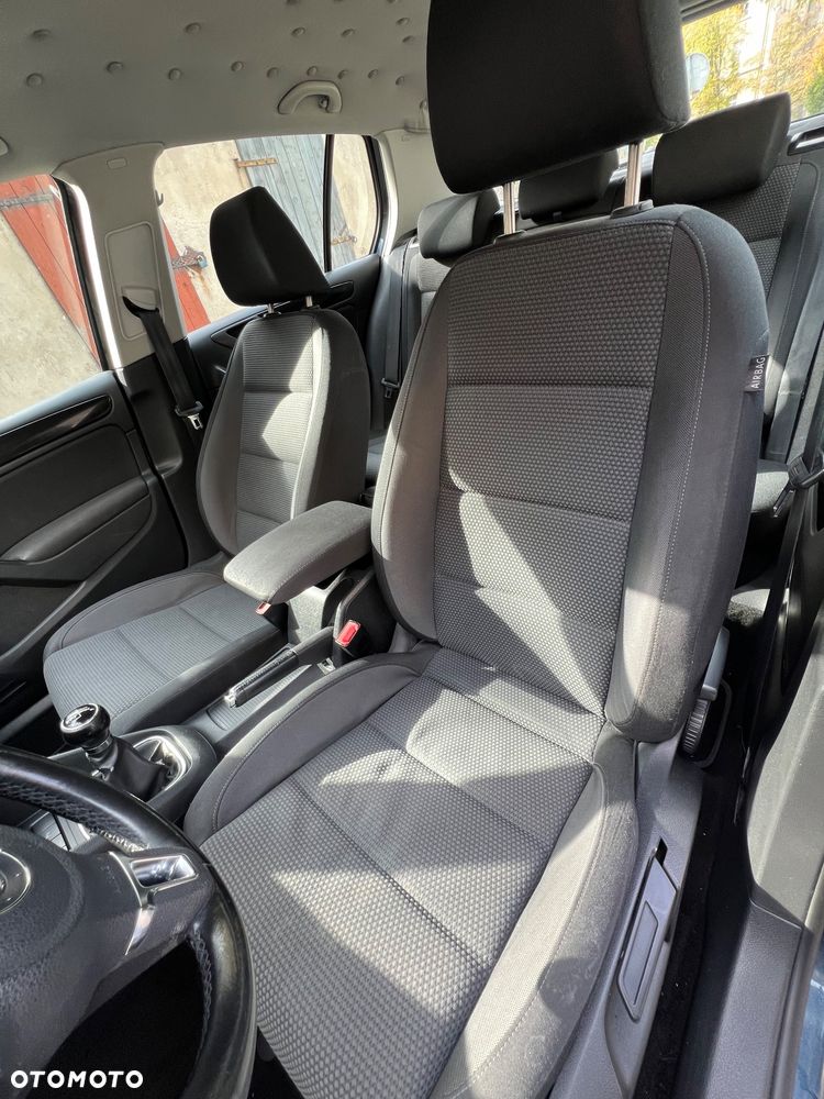 Volkswagen Golf - 11