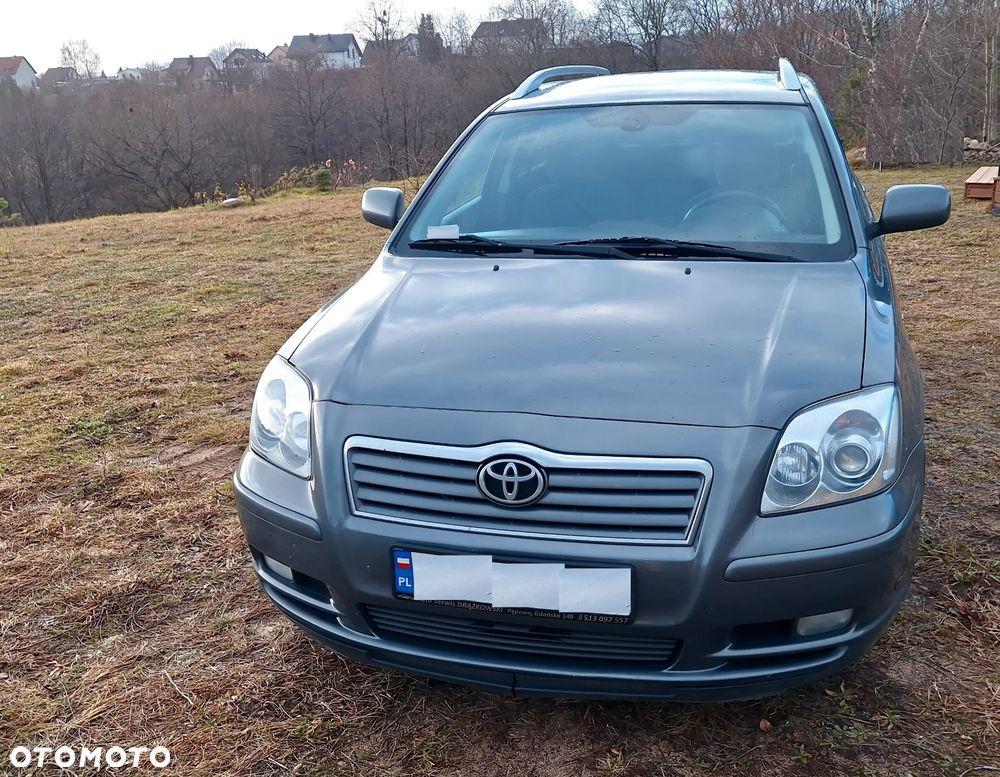 Toyota Avensis - 2