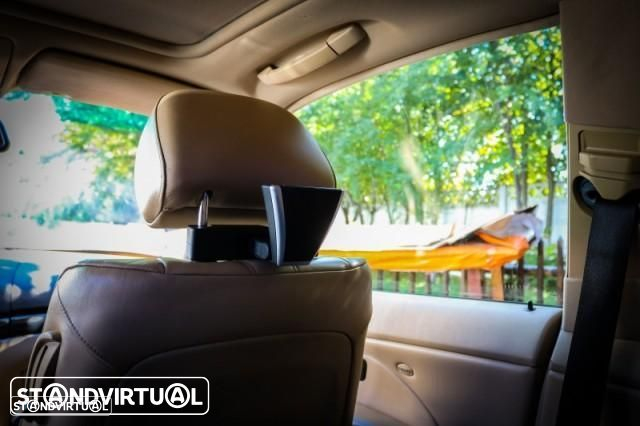 Suporte Encosto de Cabeça Automovel Para Fatos Casacos Roupa Bolsas - 2