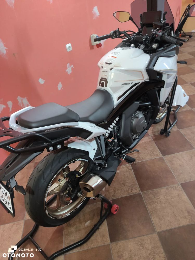 CFMoto 650 MT - 4