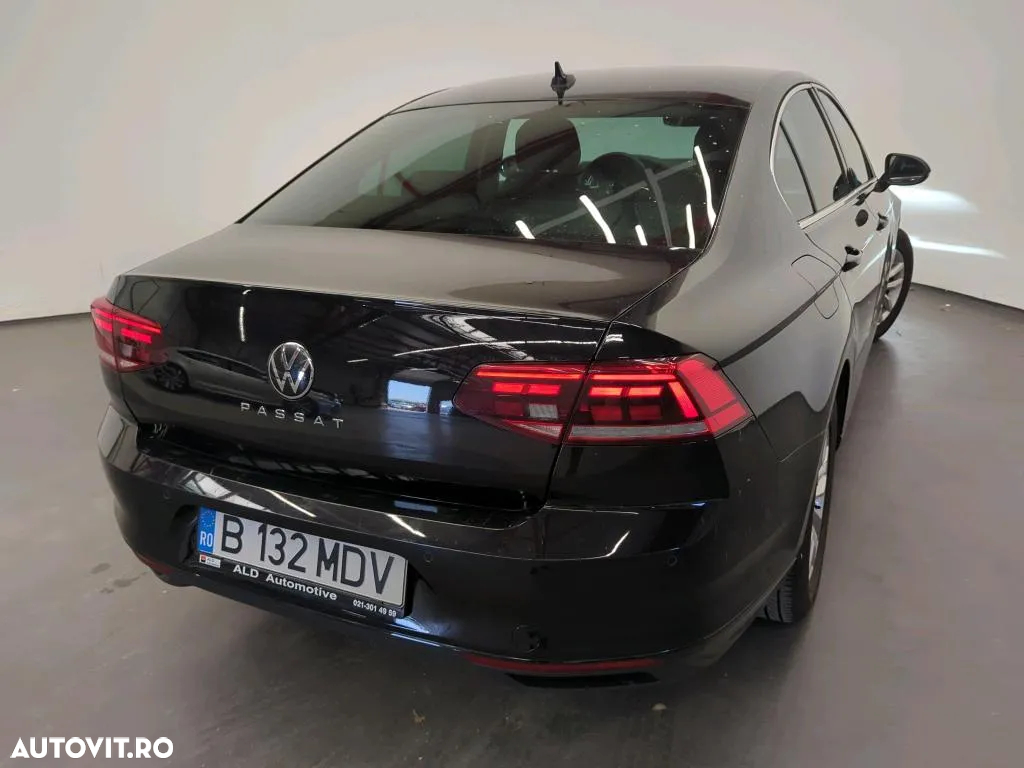 Volkswagen Passat - 2