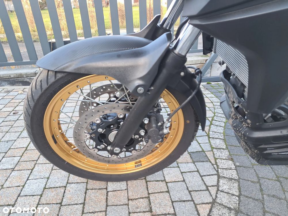 Suzuki V-STROM - 23