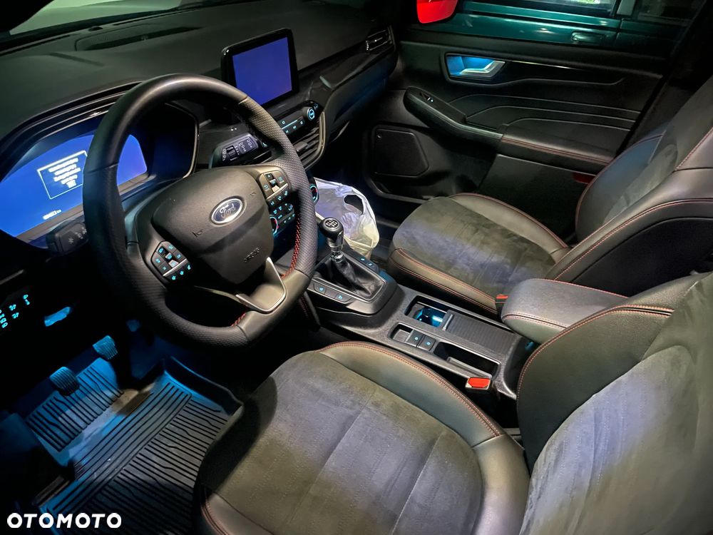 Ford Kuga 1.5 EcoBoost FWD ST-Line X - 25