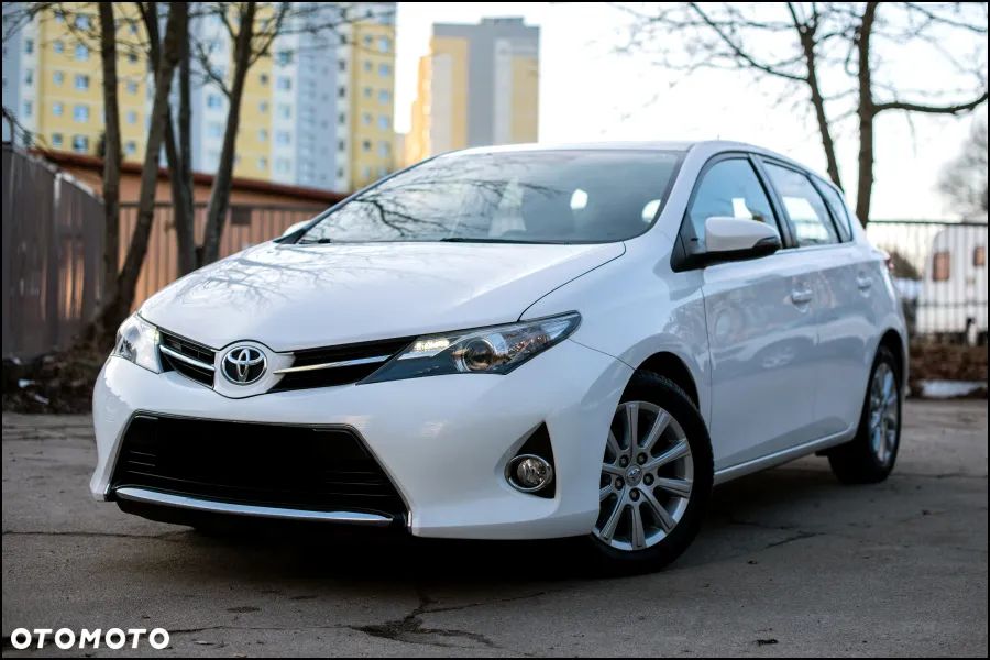 Toyota Auris - 1