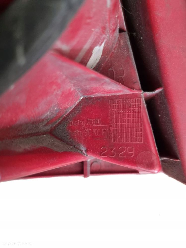 TOYOTA AVENSIS T22 KOMBI 97-03 r. LAMPA PRAWY TYŁ PRAWA TYLNA PT EU - 3