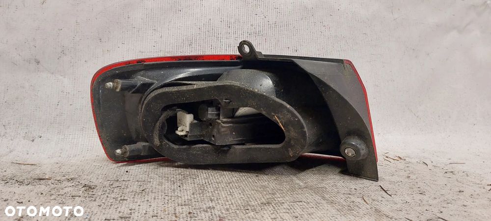 .  TYL TYLNA LAMPA PRAWA FIAT CROMA 2 - 3