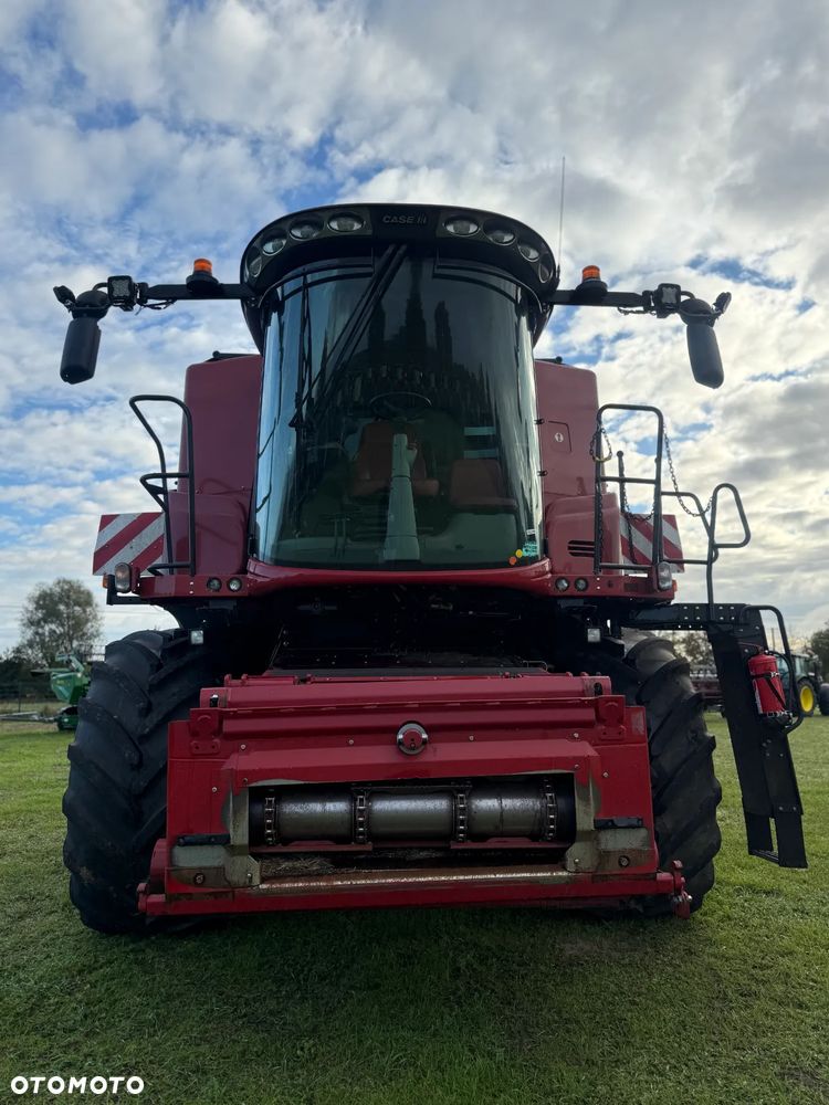Case IH Axial-Flow 8250 - 7