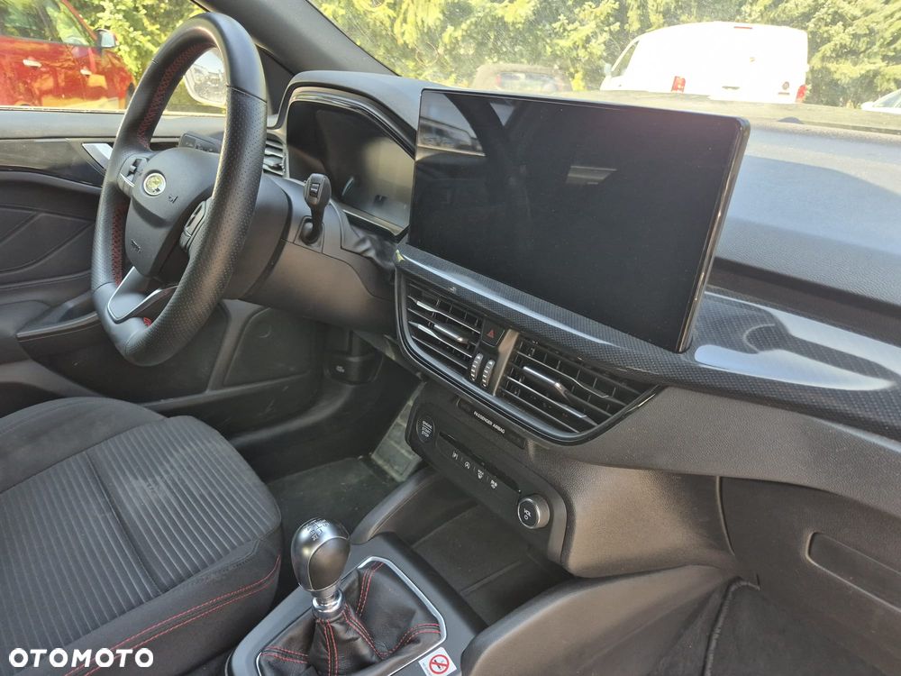 Ford Focus 1.0 EcoBoost Hybrid ST-LINE X - 14